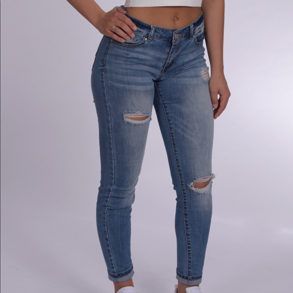 Ripped skinny jeans
